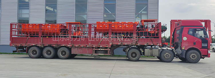 時力礦車，專業(yè)打造！貴州某銅礦定制兩臺礦用四不像運輸車發(fā)貨