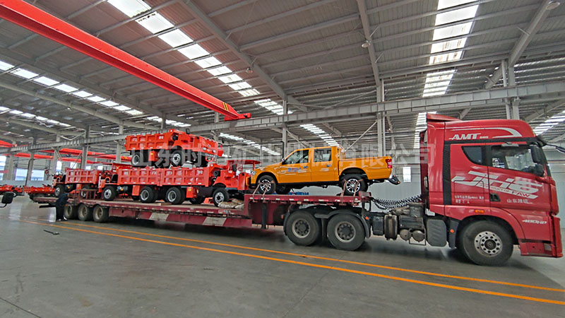 5臺uq-5井下運礦車、1臺運料車發(fā)往福建某礦山